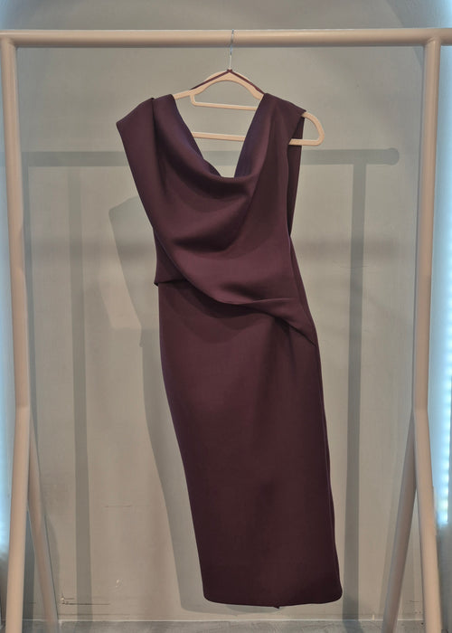 Midi haljina sa spuštenim ramenom od "skuba" materijala