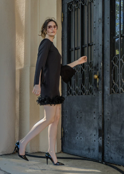 Kratka crna haljina, Cles