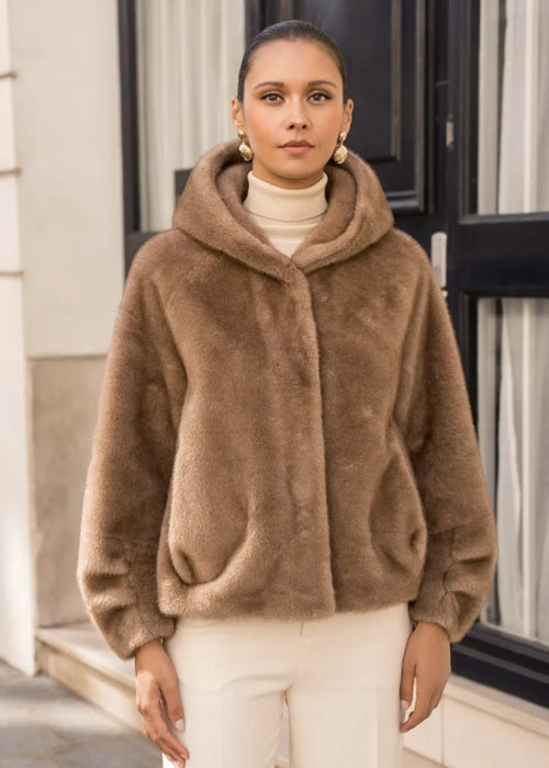 Kratka bundica s kapuljačom