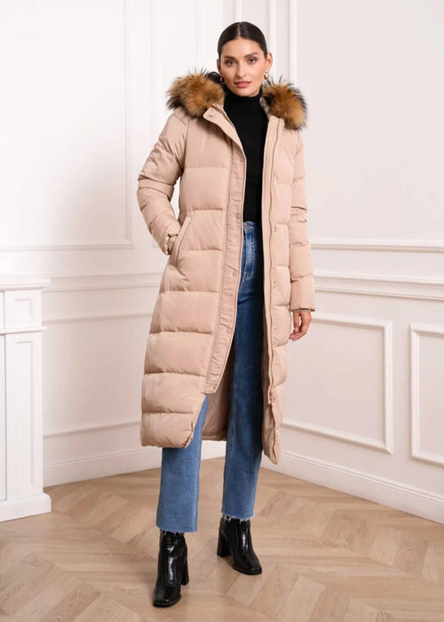 Duga jakna s kapuljačom i pravim krznom