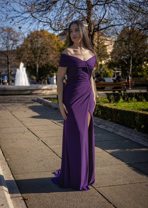 Duga haljina spuštenih ramena