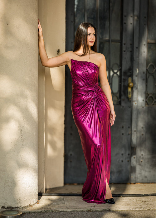 Haljina od metalik materijala i asimetričnim korzetom