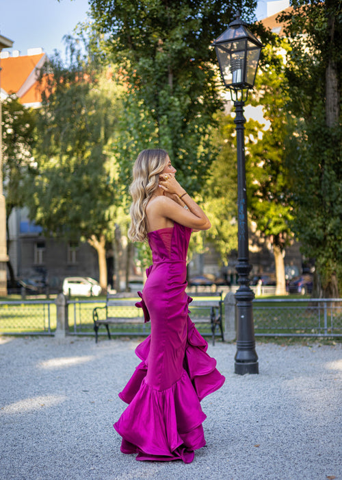 Asimetrična haljina s volanima