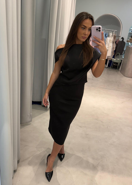 Haljina od skuba materijala za domjenak